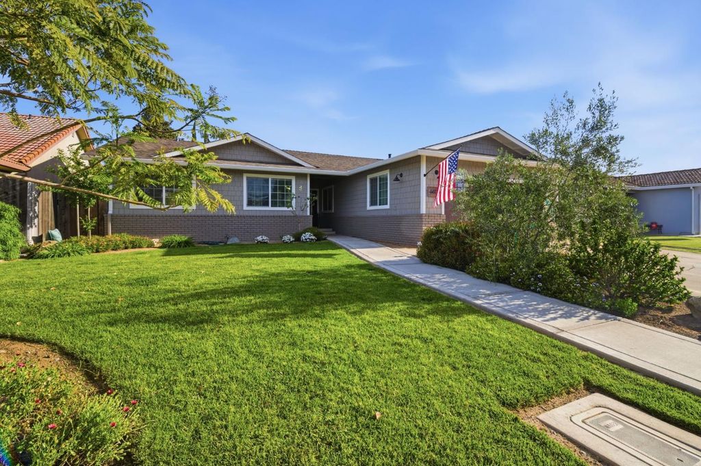 6613 Narcisco Way, Hughson, CA 95326