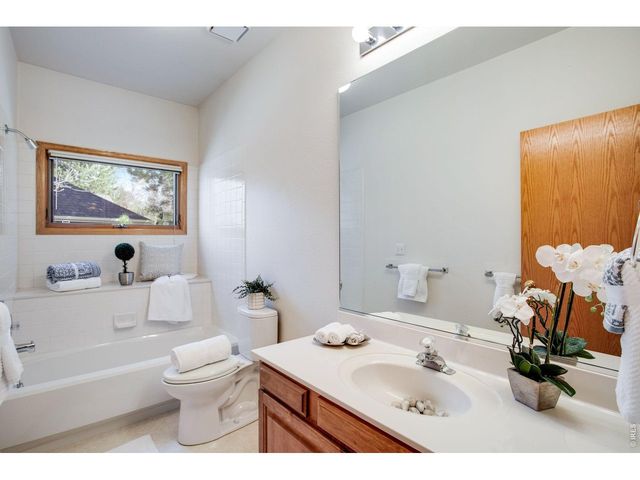 6230 Eagle Ridge Ct, Fort Collins, CO 80525