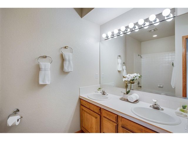 6230 Eagle Ridge Ct, Fort Collins, CO 80525