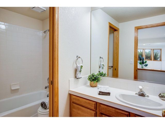 6230 Eagle Ridge Ct, Fort Collins, CO 80525