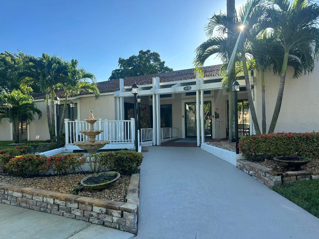 Image 11 of property listing at 14790 Bonaire Boulevard 205, Delray Beach, FL 33446
