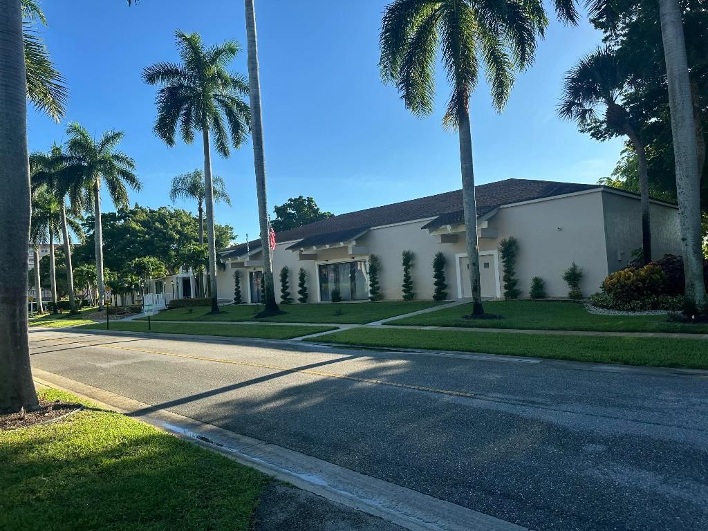 Image 12 of property listing at 14790 Bonaire Boulevard 205, Delray Beach, FL 33446