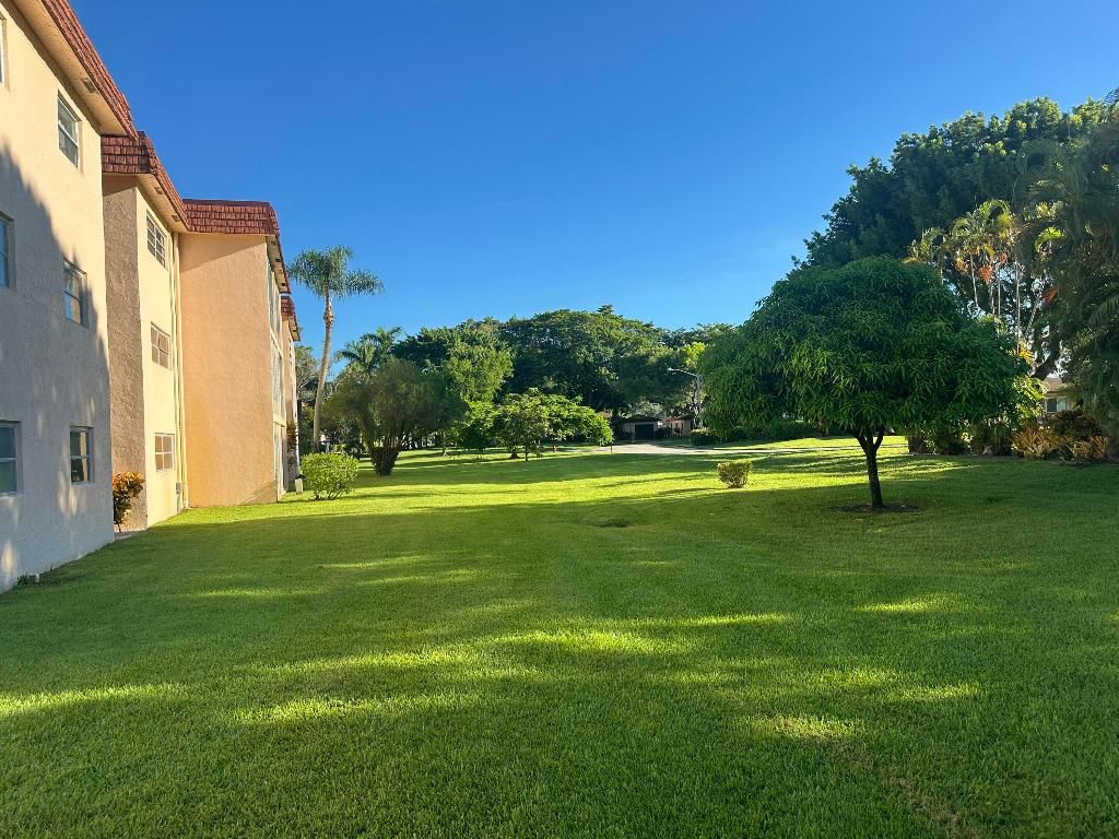 Image 3 of property listing at 14790 Bonaire Boulevard 205, Delray Beach, FL 33446