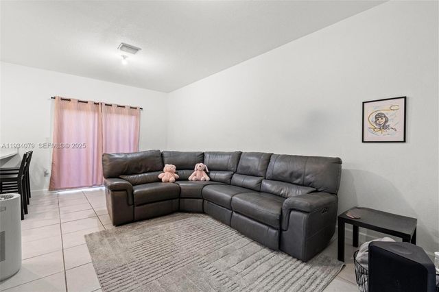 28765 SW 132nd Ct, Homestead, FL 33033