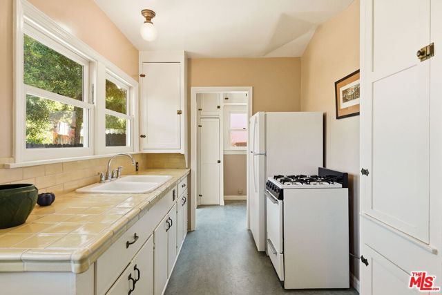 1336 Edgecliffe Drive, Los Angeles, CA 90026