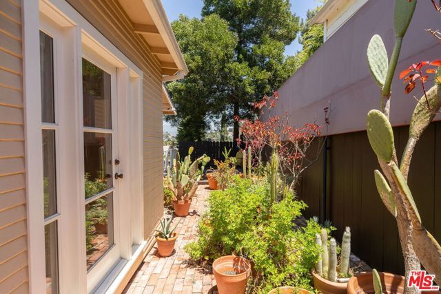 1336 Edgecliffe Drive, Los Angeles, CA 90026