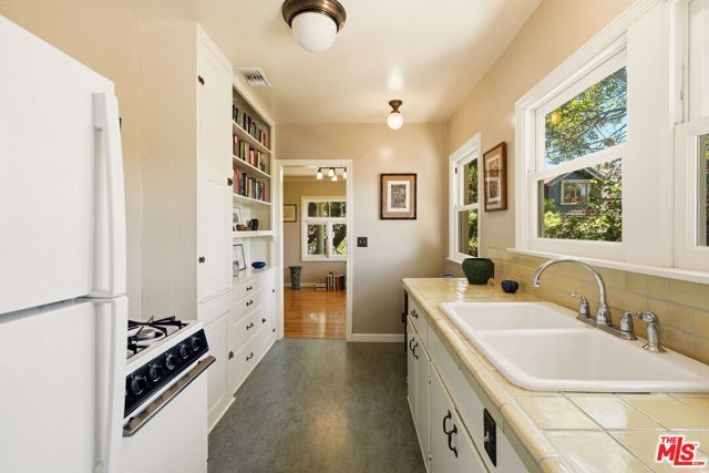 1336 Edgecliffe Drive, Los Angeles, CA 90026