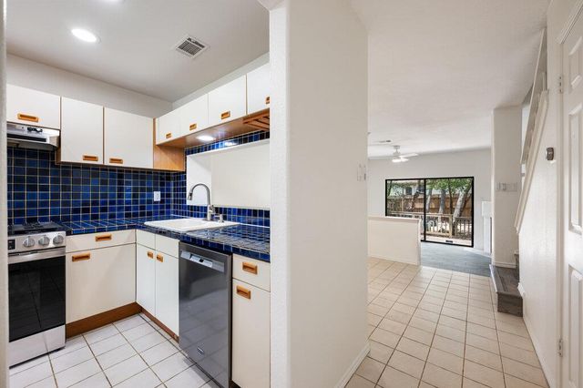 4306 Bonnell Vista CV C4, Austin, TX 78731