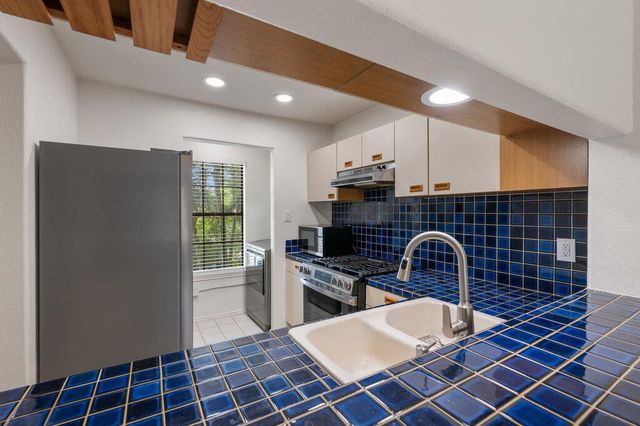 4306 Bonnell Vista CV C4, Austin, TX 78731