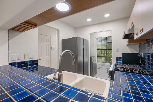 4306 Bonnell Vista CV C4, Austin, TX 78731