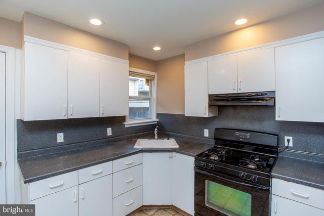 2418 S ALDER ST, Philadelphia, PA 19148