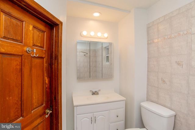 2418 S ALDER ST, Philadelphia, PA 19148