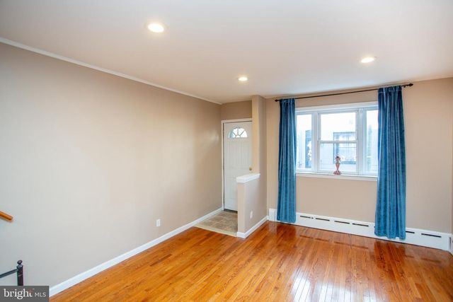 2418 S ALDER ST, Philadelphia, PA 19148