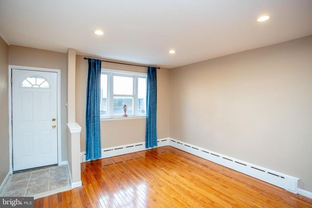 2418 S ALDER ST, Philadelphia, PA 19148