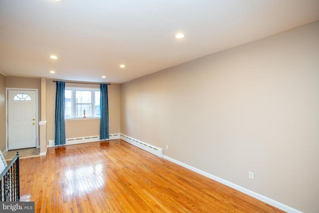 2418 S ALDER ST, Philadelphia, PA 19148