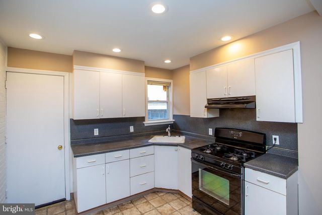 2418 S ALDER ST, Philadelphia, PA 19148