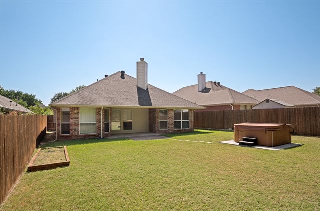 110 Blue Bonnet Circle, Justin, TX 76247