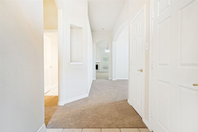 110 Blue Bonnet Circle, Justin, TX 76247