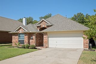 110 Blue Bonnet Circle, Justin, TX 76247