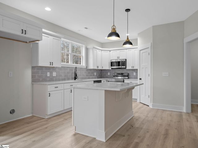 350 W River Grove Circle, Roebuck, SC 29376