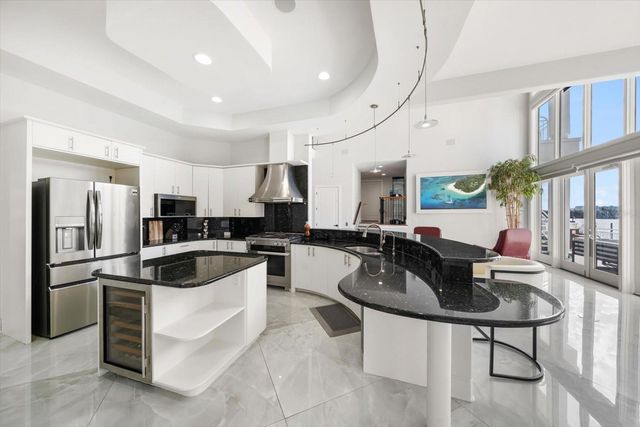 42 MIDWAY ISLAND, Clearwater Beach, FL 33767