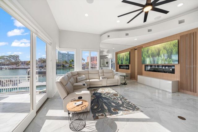 42 MIDWAY ISLAND, Clearwater Beach, FL 33767