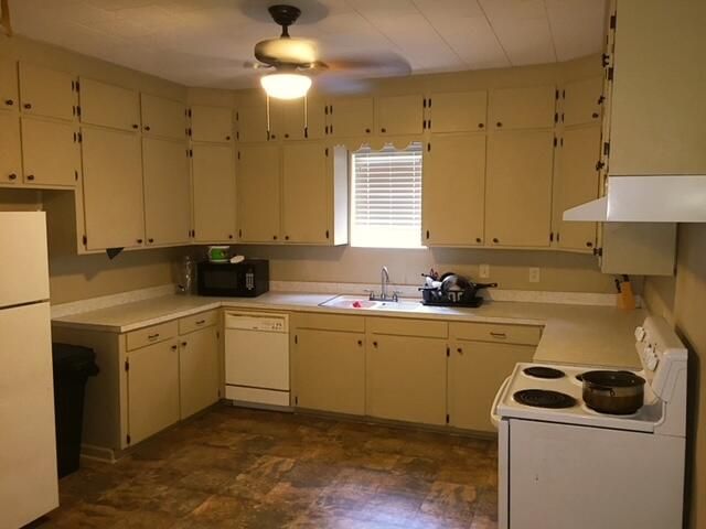 2710 Hwy 49, Collins, MS 39428