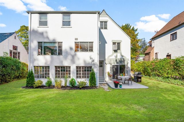 89 Edgewood Avenue, Larchmont, NY 10538