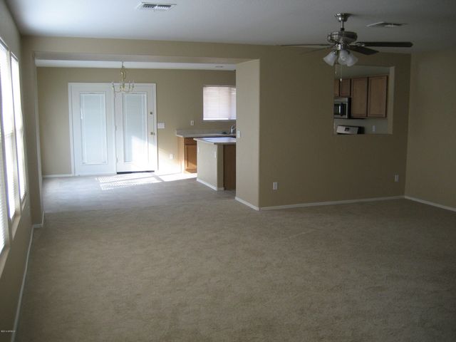 3232 W Cavedale Drive, Phoenix, AZ 85083