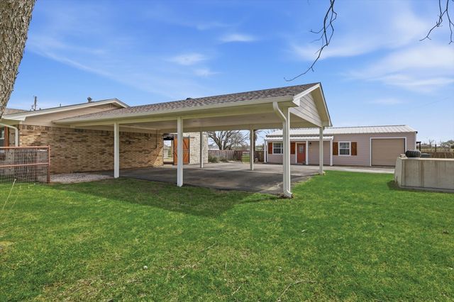 6996 Ganzer Road E, Denton, TX 76207