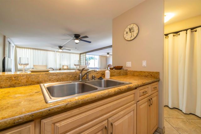 2619 S Kihei Rd Apt B205, Kihei, HI 96753