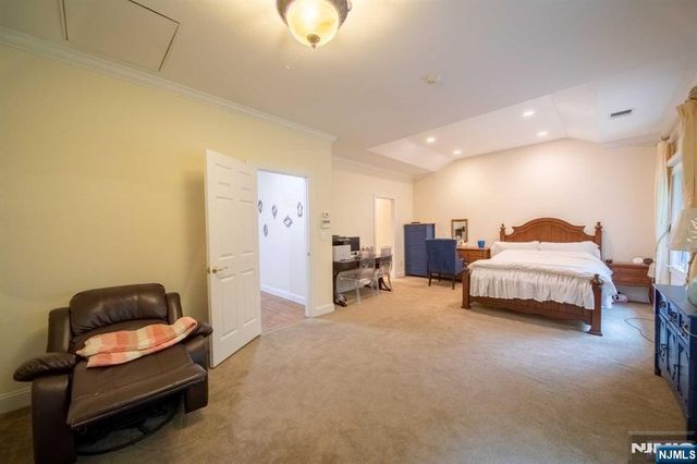 32 Candlewood Drive, Old Tappan, NJ 07675