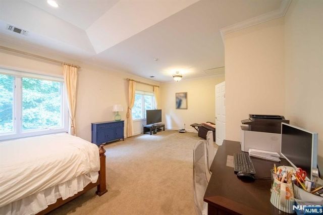 32 Candlewood Drive, Old Tappan, NJ 07675