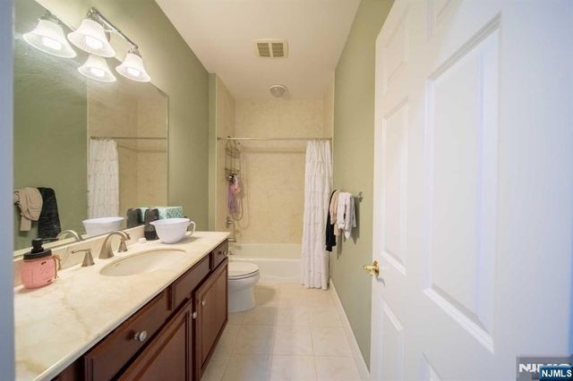 32 Candlewood Drive, Old Tappan, NJ 07675
