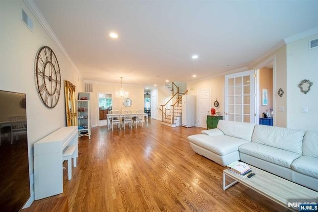 32 Candlewood Drive, Old Tappan, NJ 07675