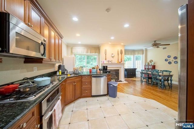 32 Candlewood Drive, Old Tappan, NJ 07675