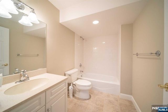 32 Candlewood Drive, Old Tappan, NJ 07675