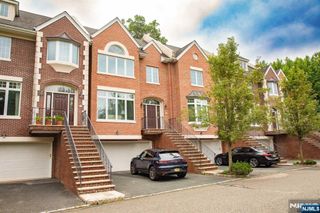 32 Candlewood Drive, Old Tappan, NJ 07675