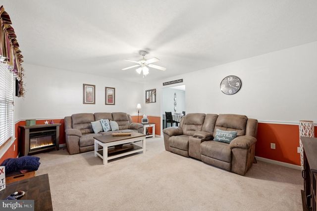 116 BAER OAK DR, Maurertown, VA 22644