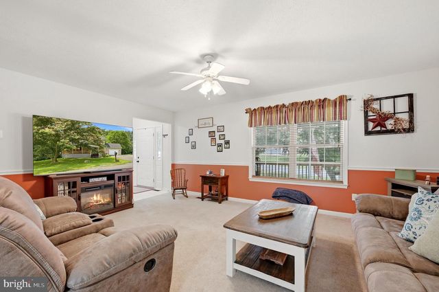 116 BAER OAK DR, Maurertown, VA 22644
