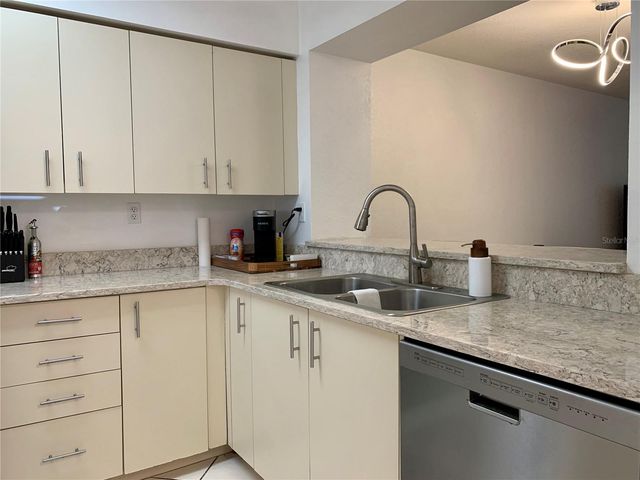 6061 BAHIA DEL MAR CIRCLE 146, St Petersburg, FL 33715