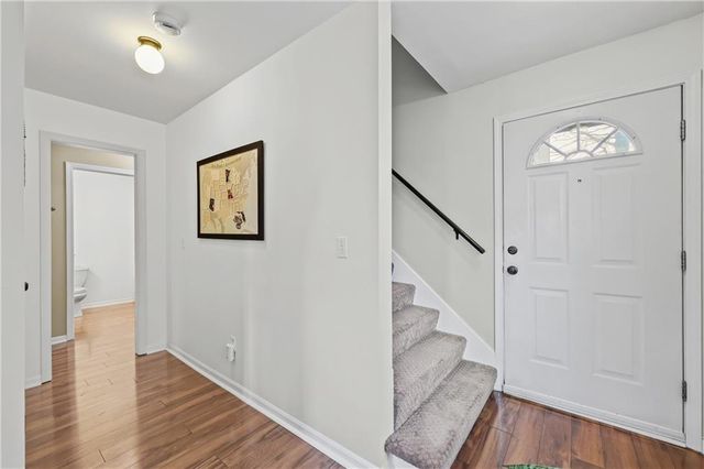 627 NE Swann Circle, Lee's Summit, MO 64086