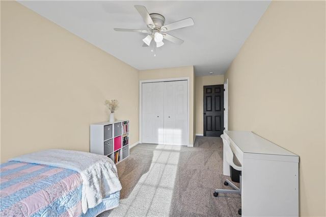 627 NE Swann Circle, Lee's Summit, MO 64086