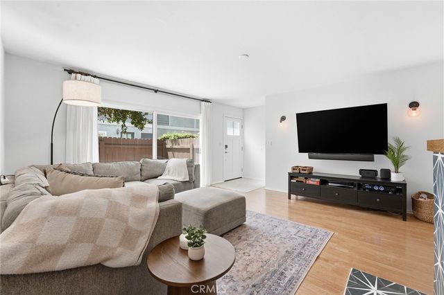 2112 Warfield 9, Redondo Beach, CA 90278