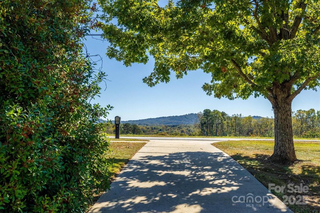 2106 Enon Road, Morganton, NC 28655