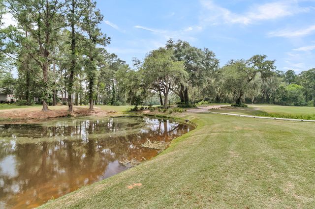 204 Golfview Lane, Summerville, SC 29485