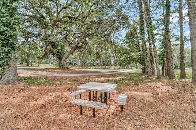 204 Golfview Lane, Summerville, SC 29485