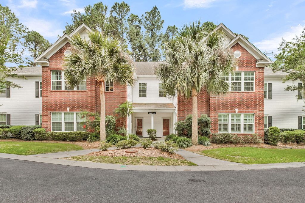 204 Golfview Lane, Summerville, SC 29485