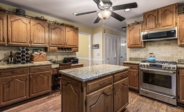 2227 Bay Pointe Drive, Hixson, TN 37343