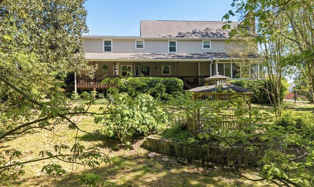 2227 Bay Pointe Drive, Hixson, TN 37343